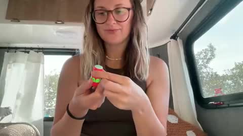 Jade online show from February 5, 5:43 pm