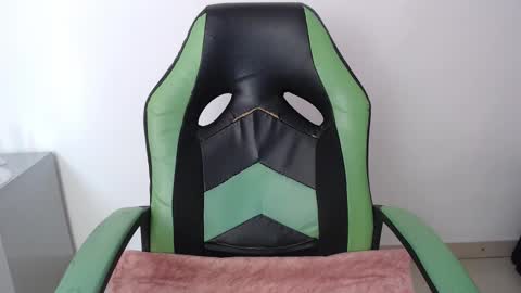 Trixie 3 online show from February 20, 2:29 pm