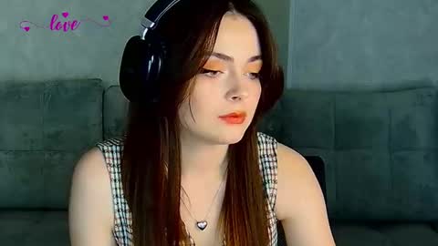 Alice online show from March 1, 6:00 pm