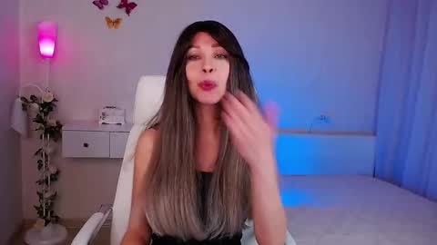 Wendi Foster online show from February 12, 7:26 pm