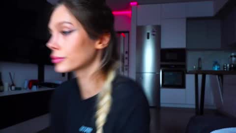 Kate  online show from October 14, 8:50 am