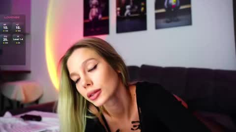 Kate  online show from February 13, 6:05 pm