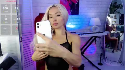 WhiteLaBunny online show from September 25, 8:57 am