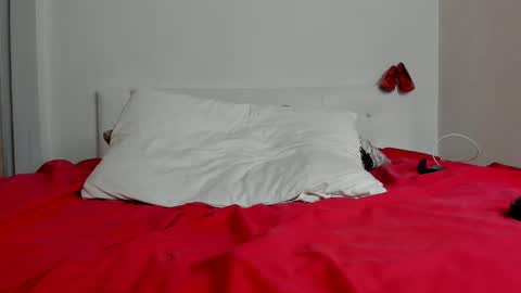 Ari online show from February 6, 7:35 am