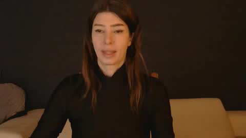 White Queen online show from January 17, 5:31 pm