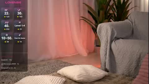 whitneyandrews online show from December 14, 5:24 am