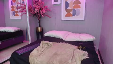 sussy online show from April 1, 1:41 pm