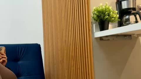 wildhoneylatina online show from March 11, 4:49 am