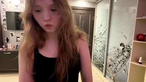 Olivia online show from April 8, 3:25 pm