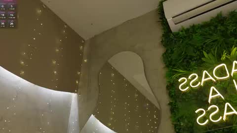 Ms Willow online show from November 23, 5:03 pm