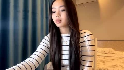 Amina online show from November 15, 2:51 pm