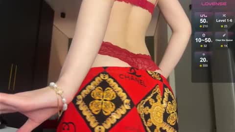 Isobelle online show from February 22, 4:41 pm