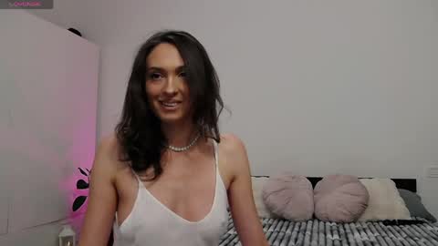 Amalia online show from April 18, 6:21 pm