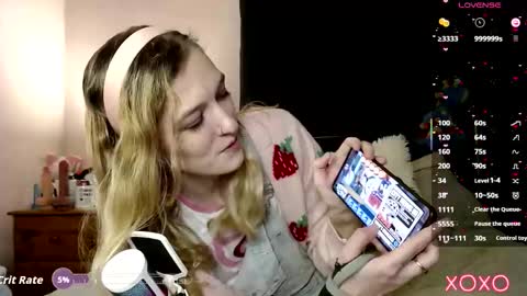 EllieeRose online show from September 19, 8:30 pm