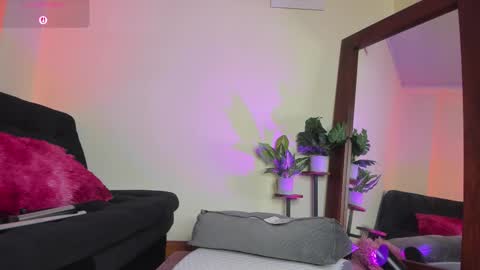 Kanae. online show from November 18, 11:15 pm