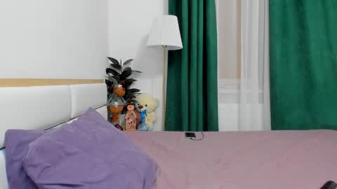 xf33tx online show from December 20, 3:31 pm