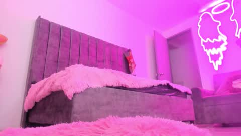 xiomara_cortes online show from December 19, 9:18 pm