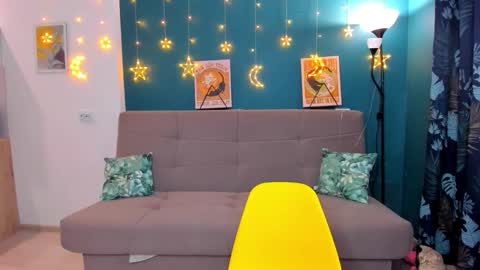 Chloe online show from January 18, 8:20 am