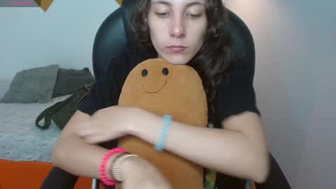 lunna online show from January 11, 8:54 pm