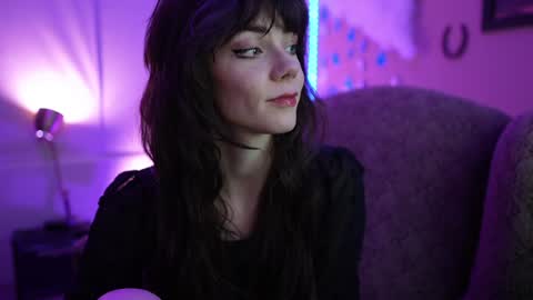 Bella Bondai online show from February 2, 2:59 am