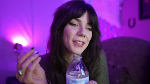 Bella Bondai online show from January 20, 6:21 am