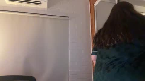 xopeachybaby online show from April 14, 11:21 am