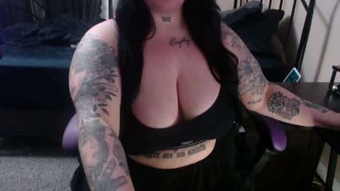 xorileyschembri online show from February 27, 3:04 am