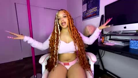 xStarGazingx online show from February 5, 7:00 am