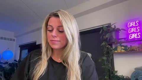 xstellabeex online show from January 10, 10:46 pm