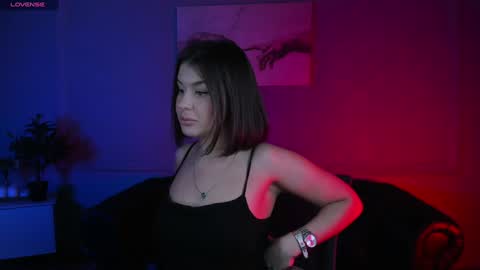 Vi online show from December 8, 4:50 pm