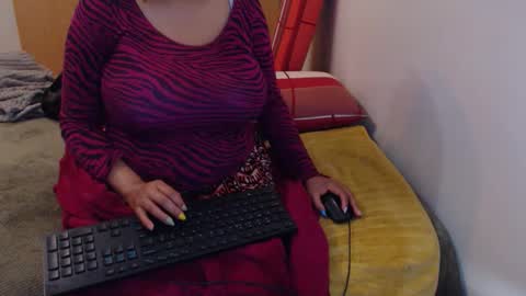 Ayanda online show from April 22, 8:17 pm