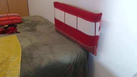 Ayanda online show from April 15, 8:09 pm