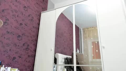 kira online show from April 23, 7:38 am