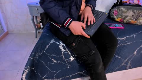 Yara Bliss  online show from December 21, 4:00 pm