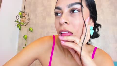 Yasiir online show from December 7, 8:49 pm