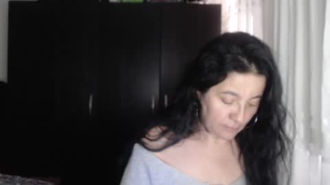 yasmin_love85 online show from December 2, 2:07 pm