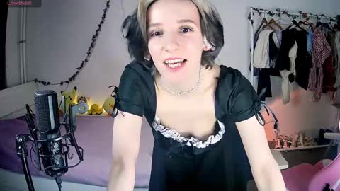 Liya online show from March 2, 5:52 pm