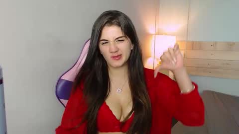 Yenni online show from December 3, 9:06 pm