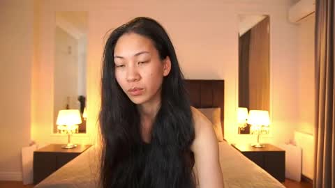 yennstar online show from April 18, 8:09 pm