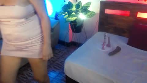 Yeseniaa25  online show from October 14, 4:09 pm