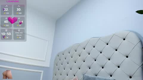 roxie reyes  online show from February 4, 3:33 am