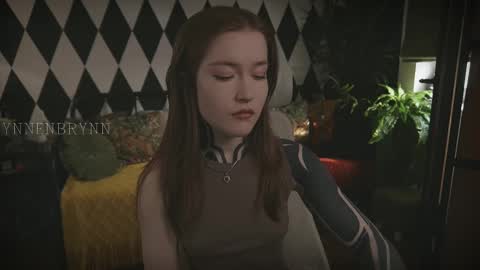 ynnenbrynn online show from March 4, 4:49 am