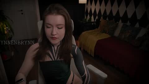 ynnenbrynn online show from December 29, 9:50 am