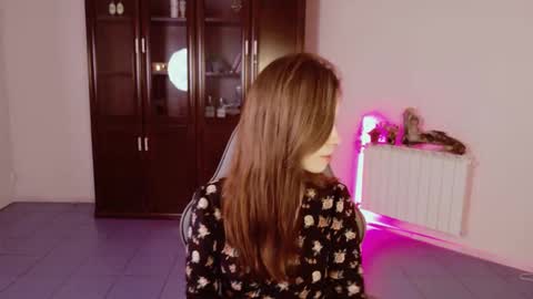 yoka_paradoxxx online show from November 25, 5:20 am