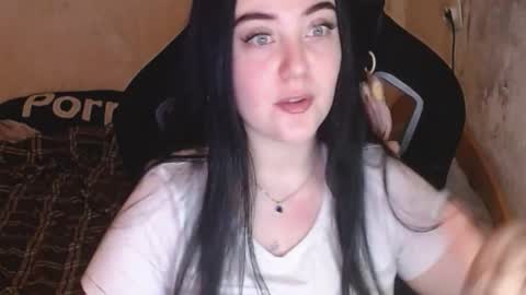 your_8a8y online show from November 17, 1:06 am