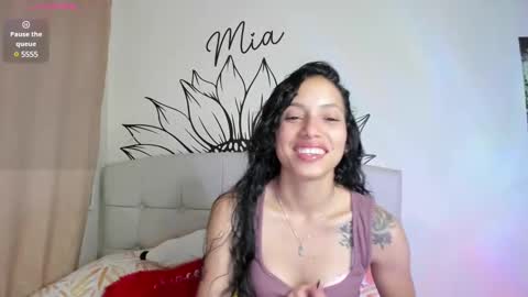mia3 online show from February 27, 5:34 am