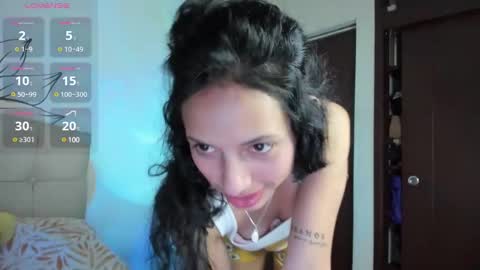 mia3 online show from February 26, 5:03 am