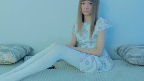 Lily online show from September 20, 4:00 am