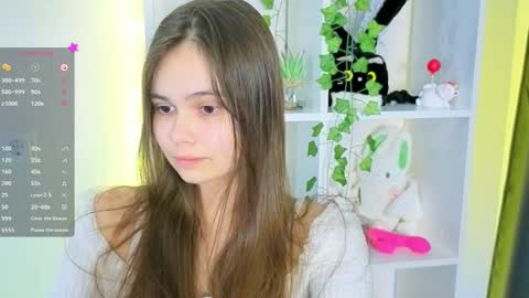 Julia Next stream  online show from March 18, 5:40 pm