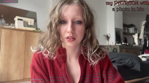 your_coraline_ online show from December 13, 9:25 am